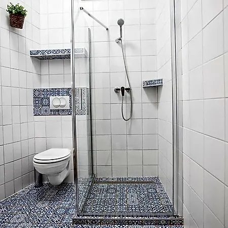 Passage 2 4* بودابست